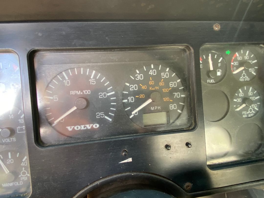 2000 VOLVO ACL - Image 23